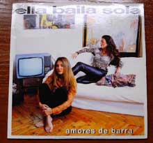 Amores de barra - Ella baila sola